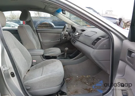 2004 Toyota Camry Le из США, поврежденный, VIN 4T1BE32K74U326429